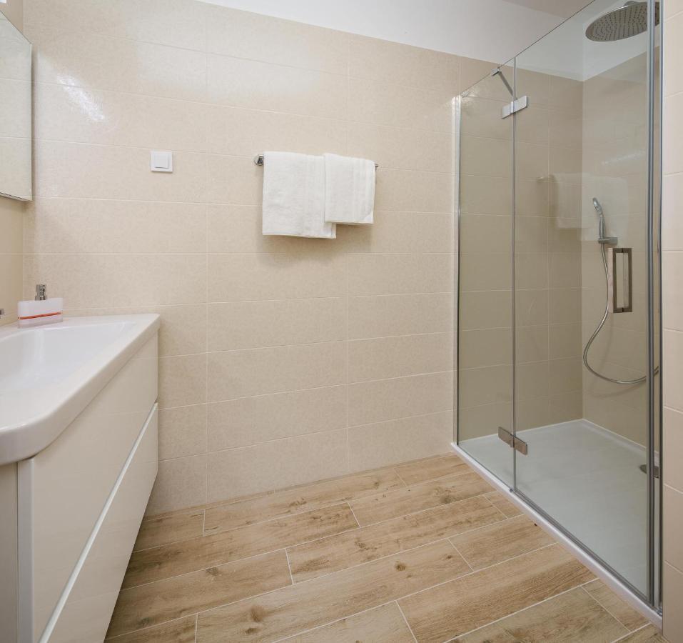 Apartments Alba 1 斯拉汀 外观 照片