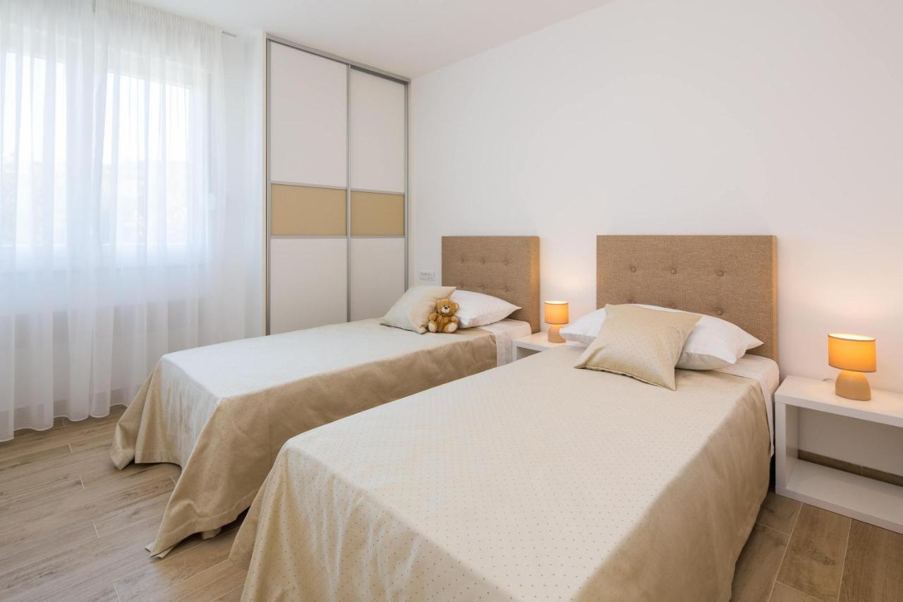 Apartments Alba 1 斯拉汀 外观 照片