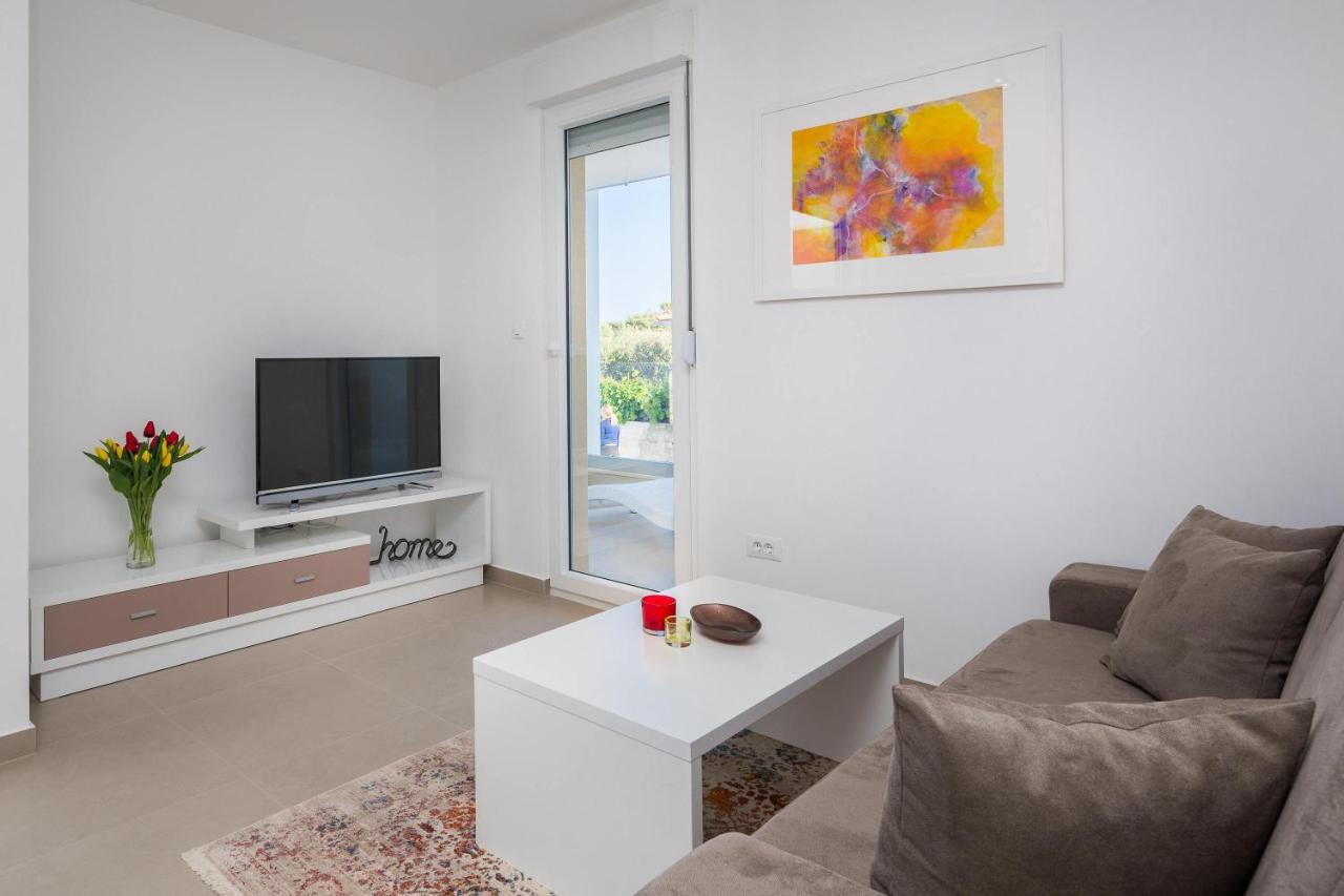Apartments Alba 1 斯拉汀 外观 照片